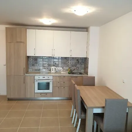Апартамент Green Life Beach Private Apartament